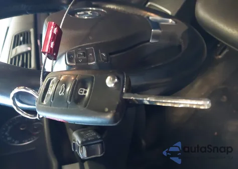 2014 Volkswagen Passat 1.8T Wolfsburg Edition из США, поврежденный, VIN 1VWAT7A34EC021644